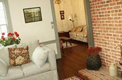 фото отеля Riverwind Inn Bed and Breakfast