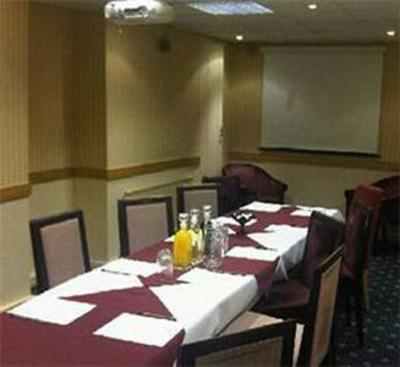 фото отеля Bryn Awel Hotel Mold