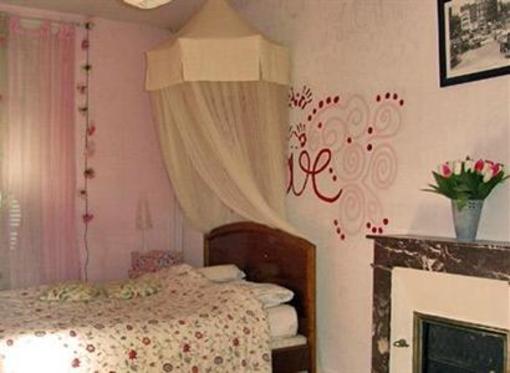 фото отеля Domaine De La Laigne Cottages Asnieres-la-Giraud