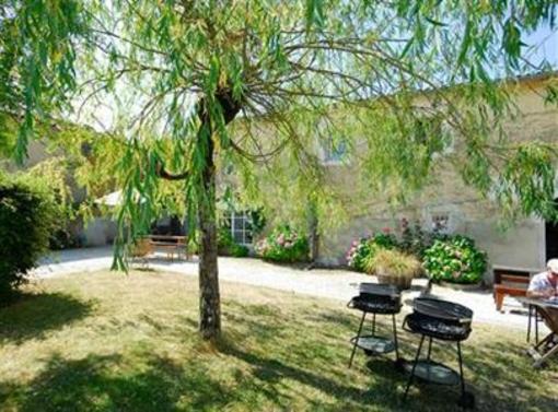 фото отеля Domaine De La Laigne Cottages Asnieres-la-Giraud