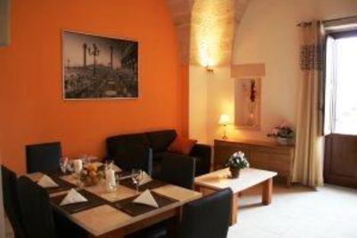 фото отеля Jonan Apartment Cutrofiano