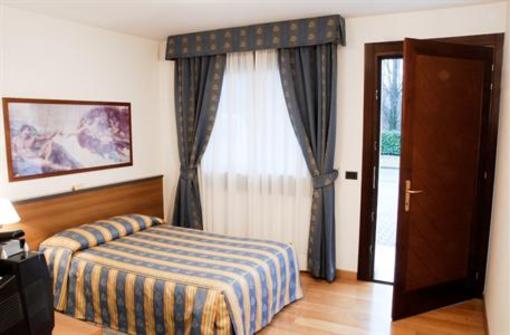 фото отеля Hotel Luna Fontanafredda