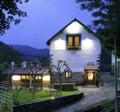 фото отеля Hotel Rural Besaro Izalzu