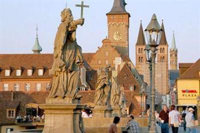 фото отеля Hotel Lamm Wurzburg
