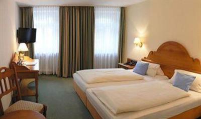 фото отеля Hotel Lamm Wurzburg