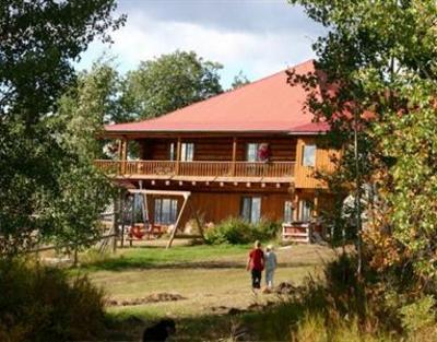 фото отеля Smithers Driftwood Lodge