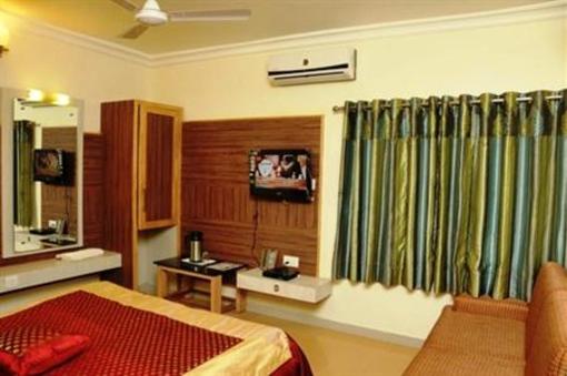 фото отеля Hotel Crystal Inn Mount Abu