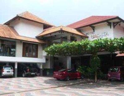фото отеля Narita Hotel Tulungagung