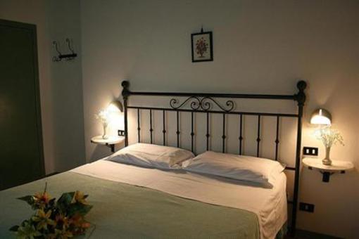фото отеля Borgo Delle More Acquaviva