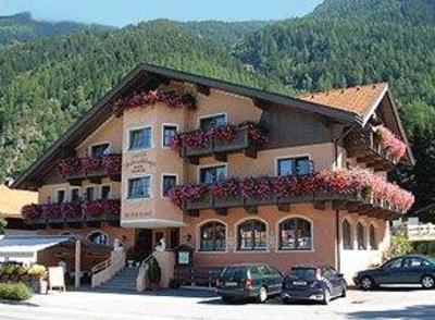 фото отеля Perberschlager Gasthof Oetz