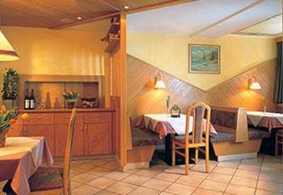 фото отеля Perberschlager Gasthof Oetz
