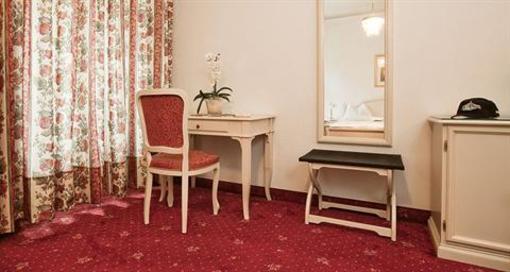 фото отеля Hotel Bellevue Merano