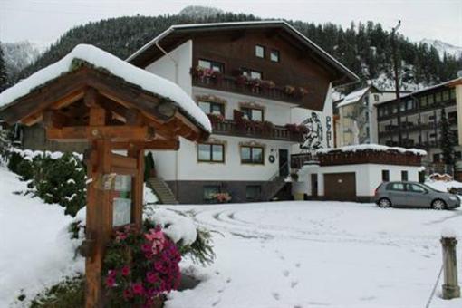 фото отеля Olympia Guesthouse St. Jakob im Defereggental