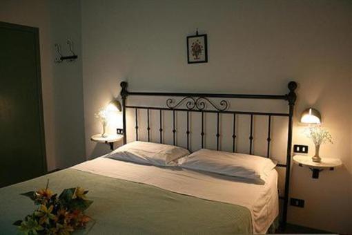 фото отеля Borgo Delle More Hotel Montepulciano