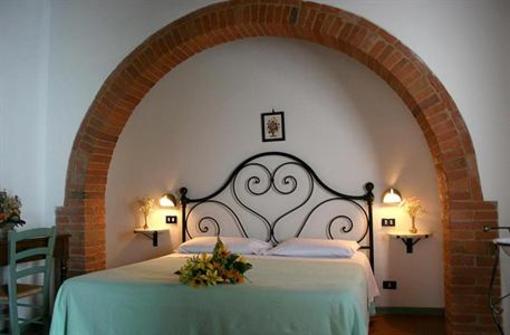фото отеля Borgo Delle More Hotel Montepulciano