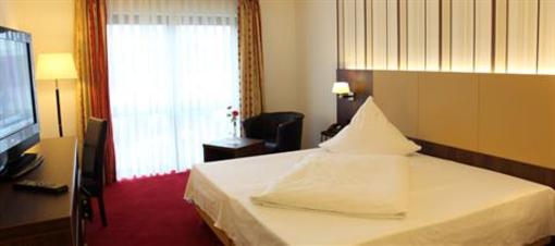 фото отеля Lobinger Parkhotel