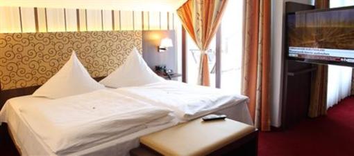 фото отеля Lobinger Parkhotel