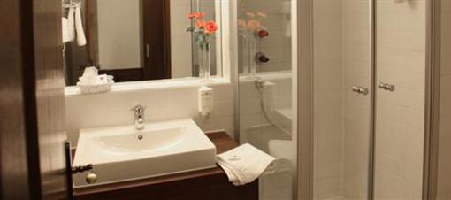 фото отеля Lobinger Parkhotel