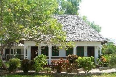 фото отеля Nungwi Inn