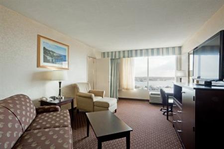 фото отеля Holiday Inn Portland By The Bay