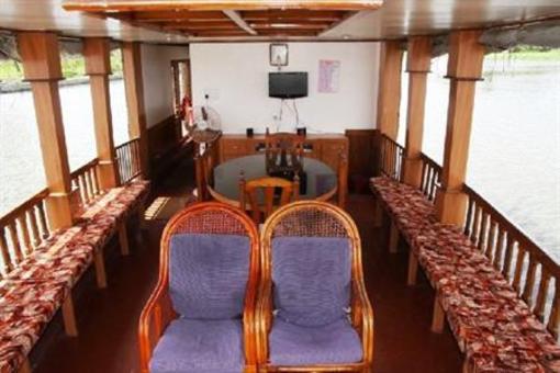 фото отеля Angel Queen Houseboats