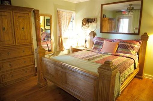 фото отеля Blue Moon Guest House Lafayette