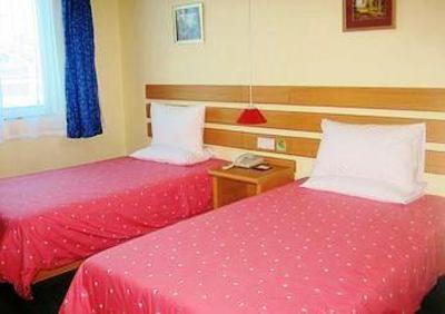 фото отеля Home Inn Guiyang Daximen