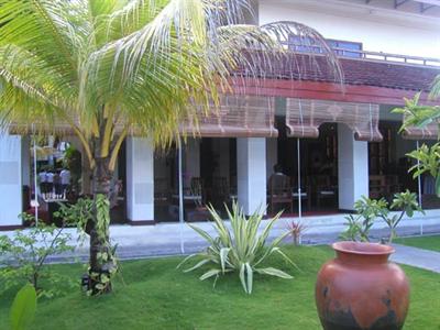 фото отеля Hotel Pantai Gapura Makassar