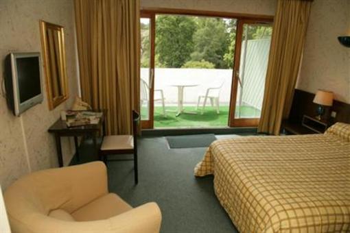 фото отеля Touring Hotel Saint-Leonard-des-Bois