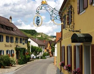 фото отеля Gasthof und Weingut Schwarzer Adler