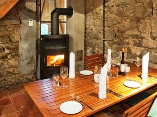 фото отеля Gasthof und Weingut Schwarzer Adler