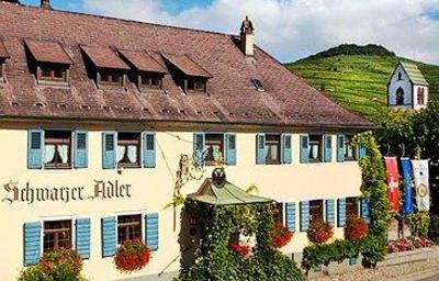 фото отеля Gasthof und Weingut Schwarzer Adler