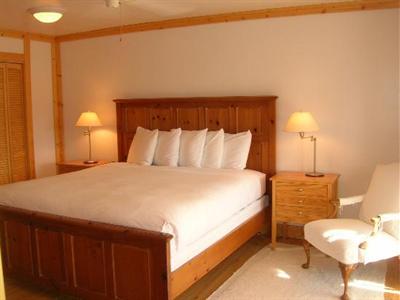 фото отеля Fire Mountain Inn