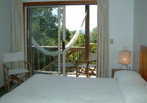 фото отеля Fire Mountain Inn