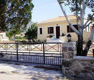 фото отеля Gaea Gardens Studios & Villas Petra (Greece)
