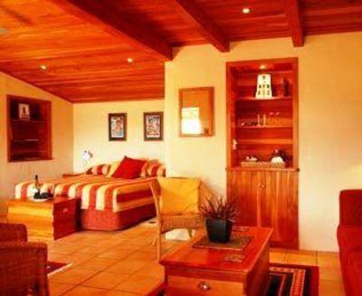 фото отеля Straw Lodge