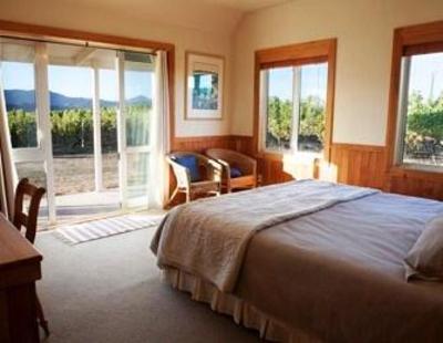 фото отеля Straw Lodge