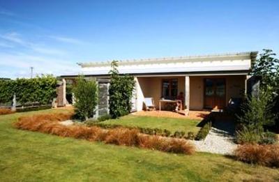 фото отеля Straw Lodge