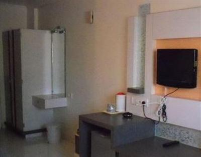 фото отеля Embassy Hotel Surat