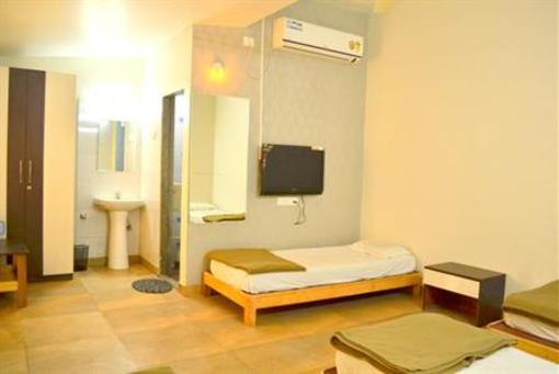 фото отеля Hotel Icchapurti Sai Residency