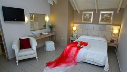фото отеля Ionian Plaza Hotel