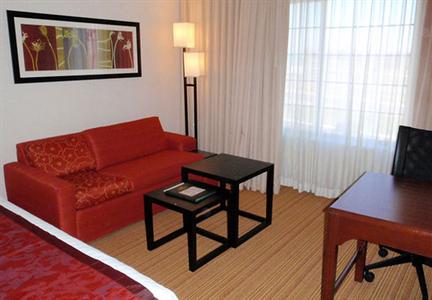 фото отеля Courtyard Hotel East Blue Springs