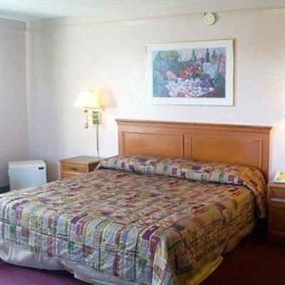 фото отеля Stone Mountain Inn & Suites Tucker