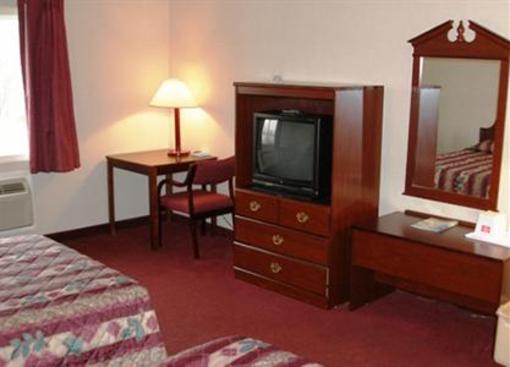 фото отеля Red Carpet Inn West Springfield