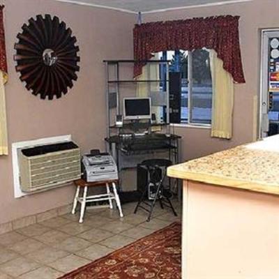 фото отеля Budget Inn & Suites Colby
