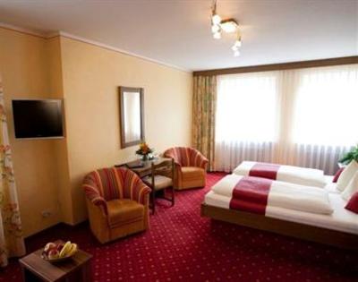 фото отеля Hotel Gasthof Adler Bad Worishofen