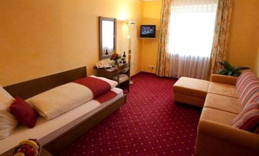 фото отеля Hotel Gasthof Adler Bad Worishofen