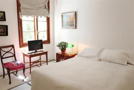 фото отеля Conchita Flores B&B