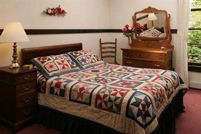 фото отеля Inn At Creek Street And New York Hotel