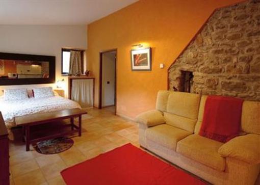 фото отеля El Nus de Pedra Apartments Sant Martí de Llémena